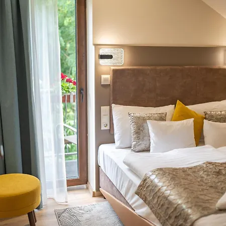 Medora Park - Medora*** Gárdony