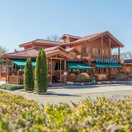 Medora Park - Medora*** Gárdony