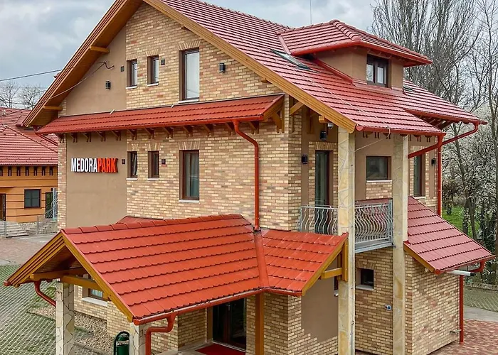 Medora Park - Medora*** Gárdony