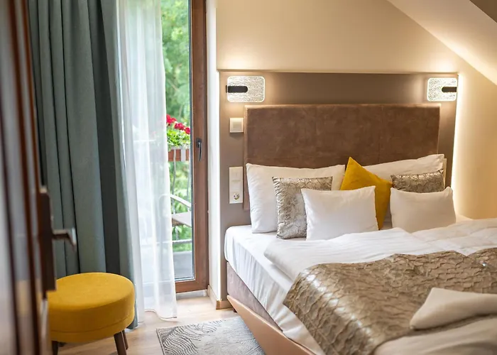 Medora Park - Medora*** Gárdony