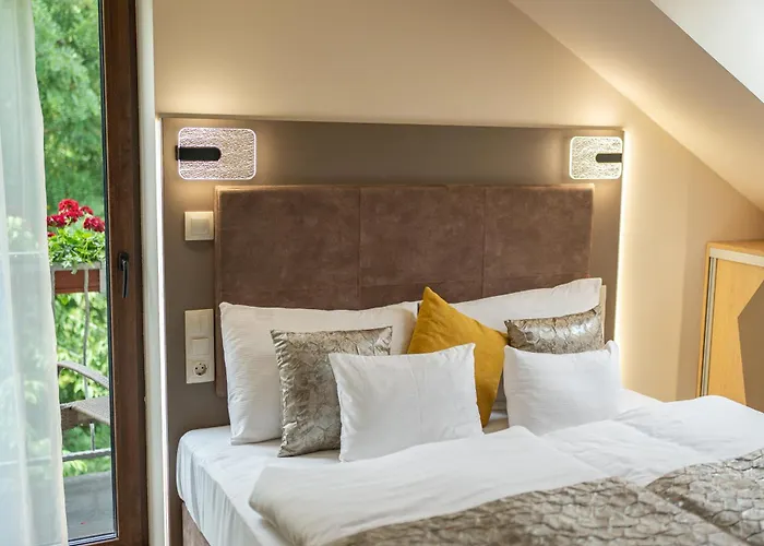 Medora Park - Medora*** Hotel