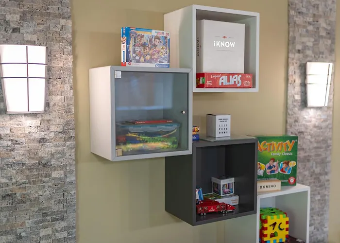 Medora Park - Medora*** Hotel