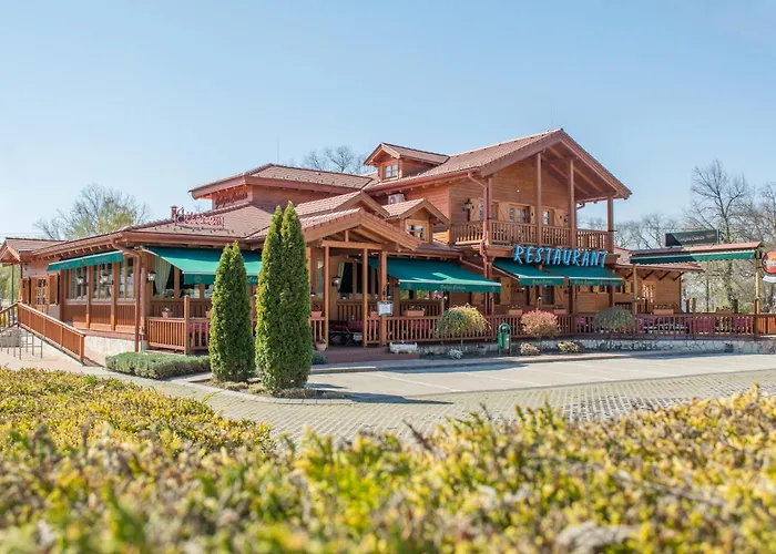 Medora Park - Medora*** Gardony