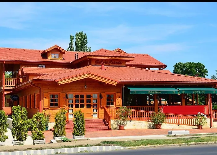 Medora Park - Medora*** Gardony