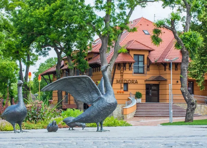Medora Park - Medora*** Gárdony